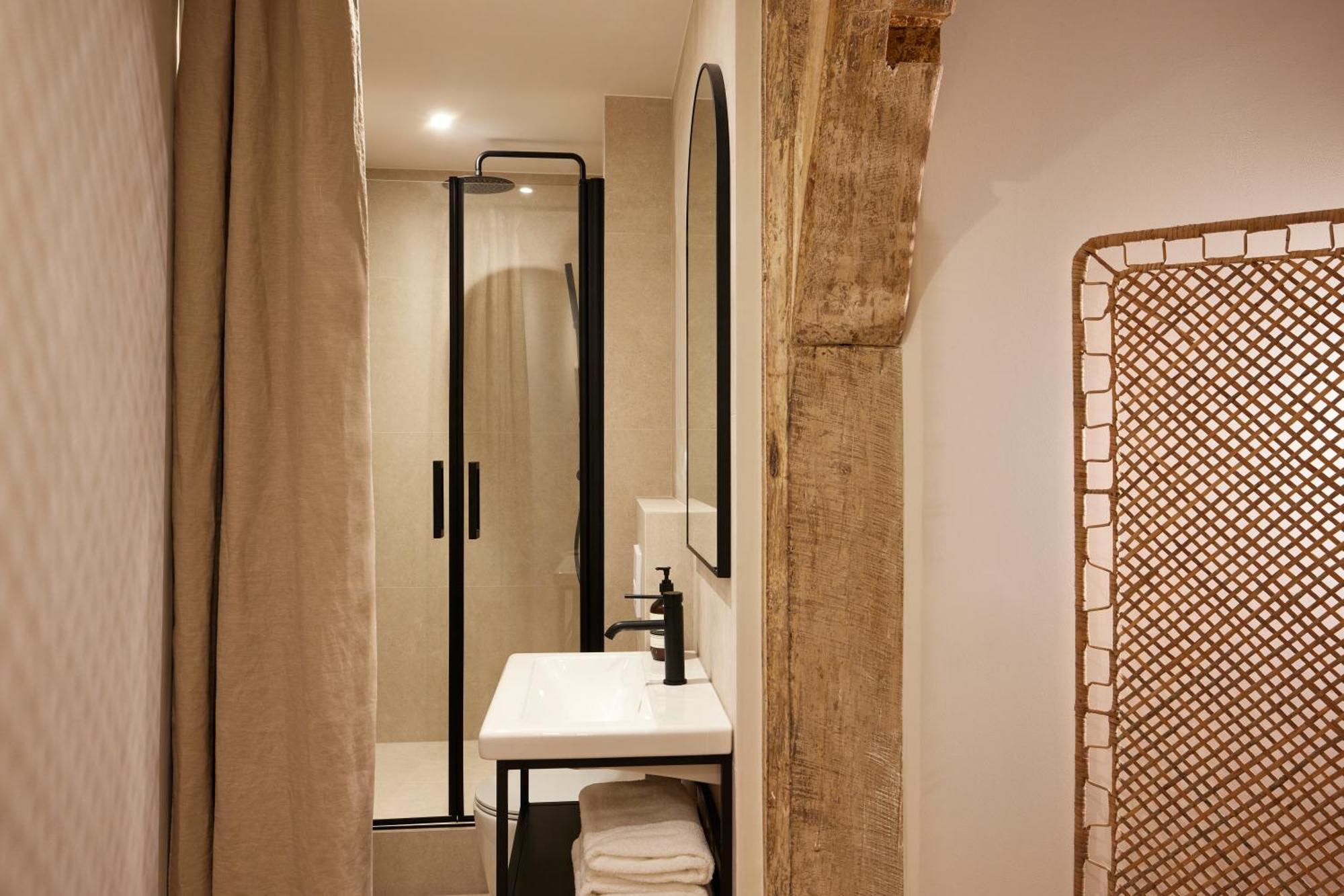 Апартаменты Stylish 2Br & 2Ba With Private Terrace Париж Экстерьер фото