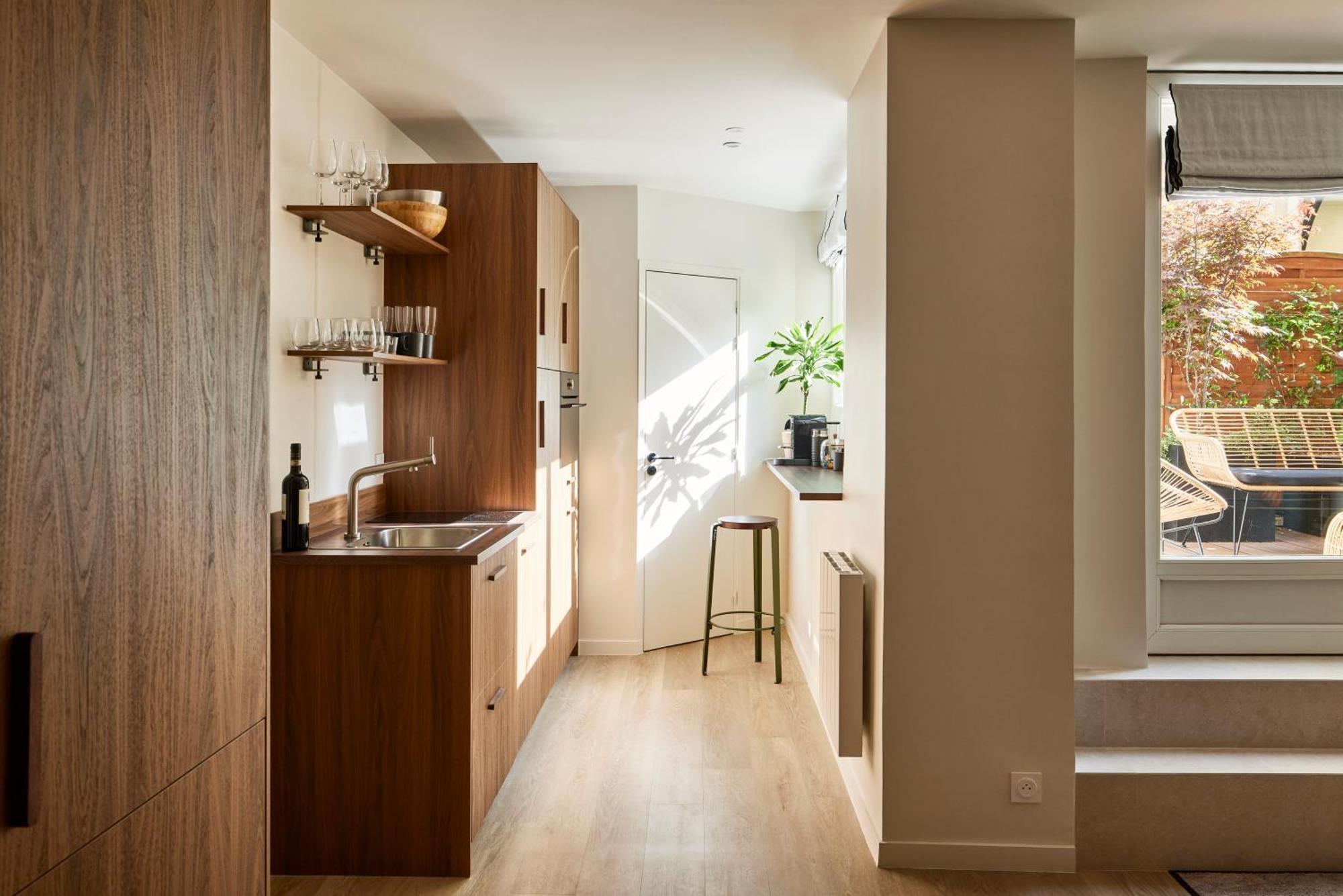 Апартаменты Stylish 2Br & 2Ba With Private Terrace Париж Экстерьер фото